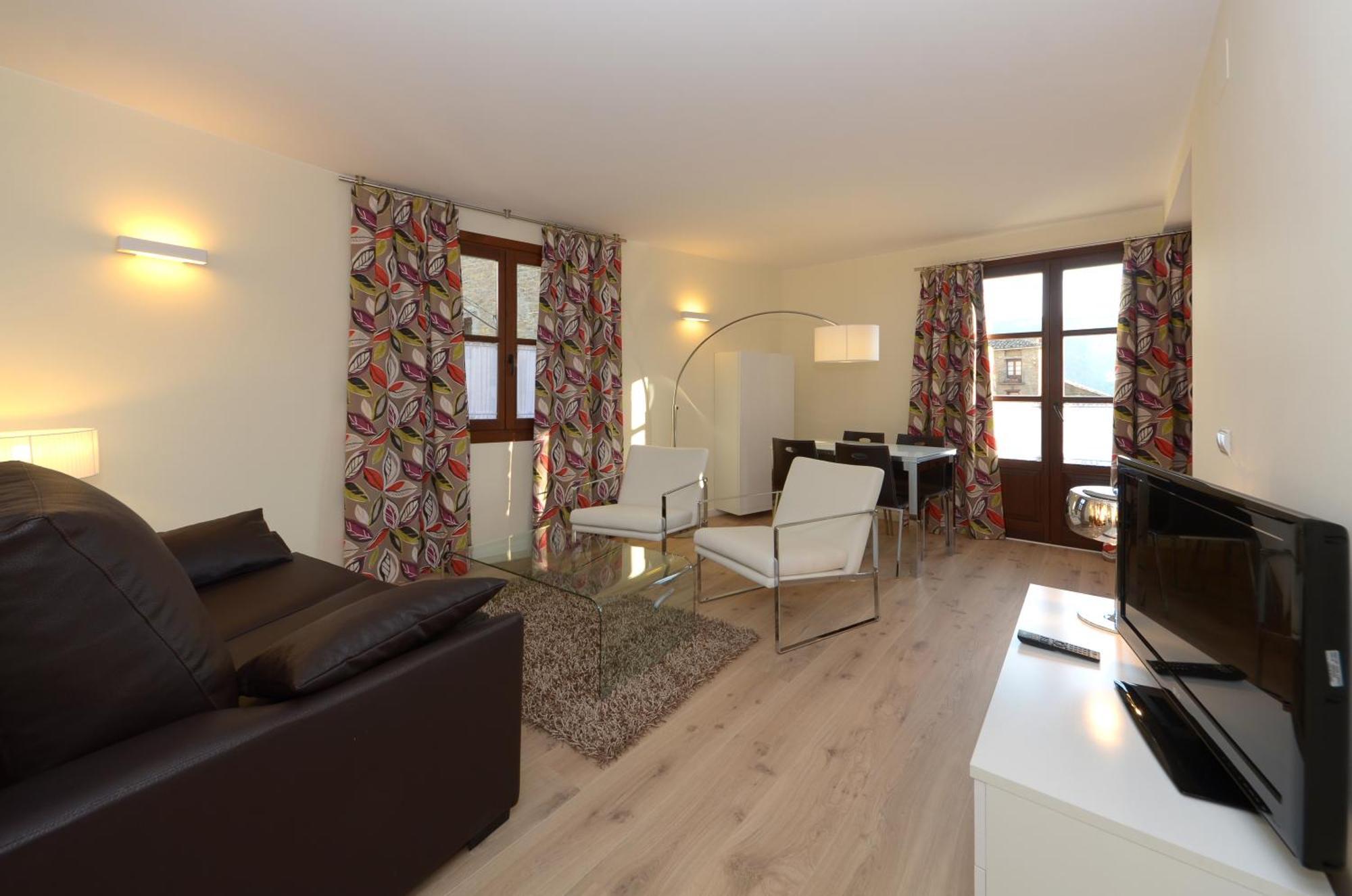Apartamentos El Palacete De Aínsa Dış mekan fotoğraf