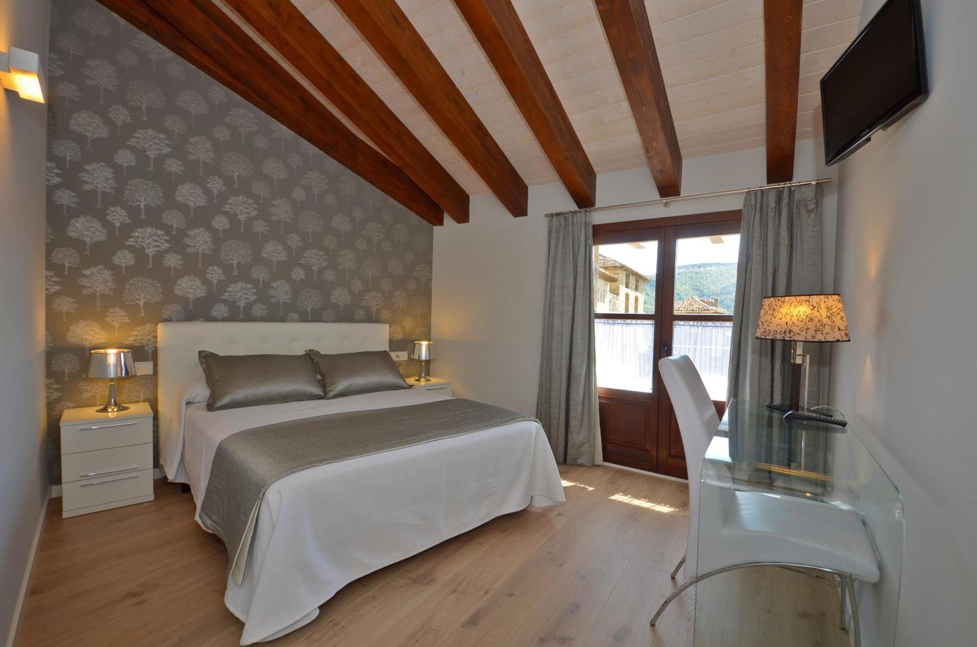 Apartamentos El Palacete De Aínsa Dış mekan fotoğraf