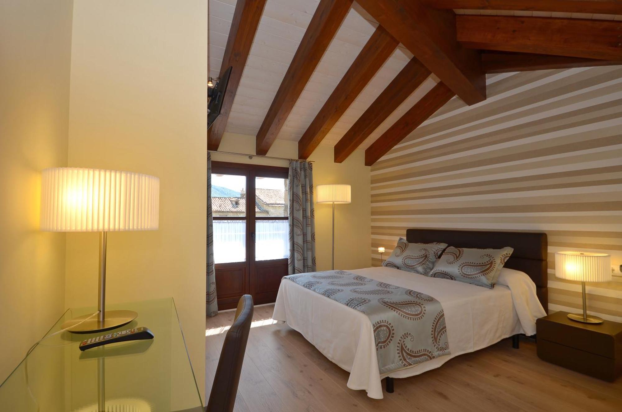 Apartamentos El Palacete De Aínsa Dış mekan fotoğraf
