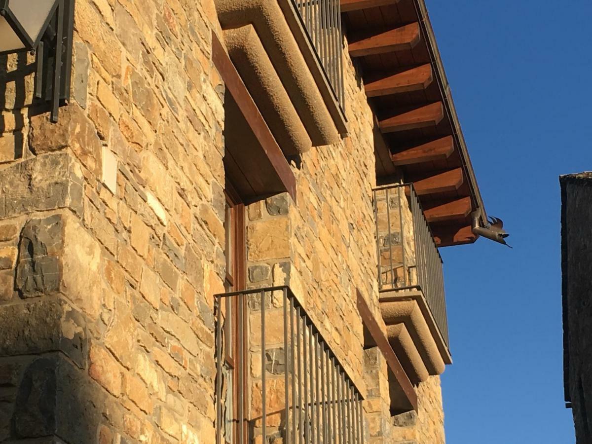 Apartamentos El Palacete De Aínsa Dış mekan fotoğraf